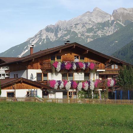 Appartamento Haus Stern Neustift im Stubaital Esterno foto