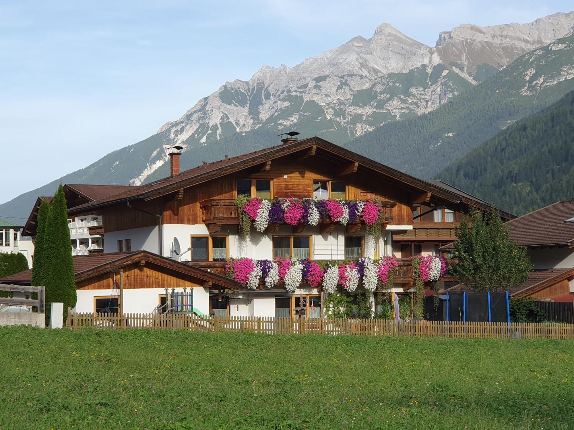 Appartamento Haus Stern Neustift im Stubaital Esterno foto