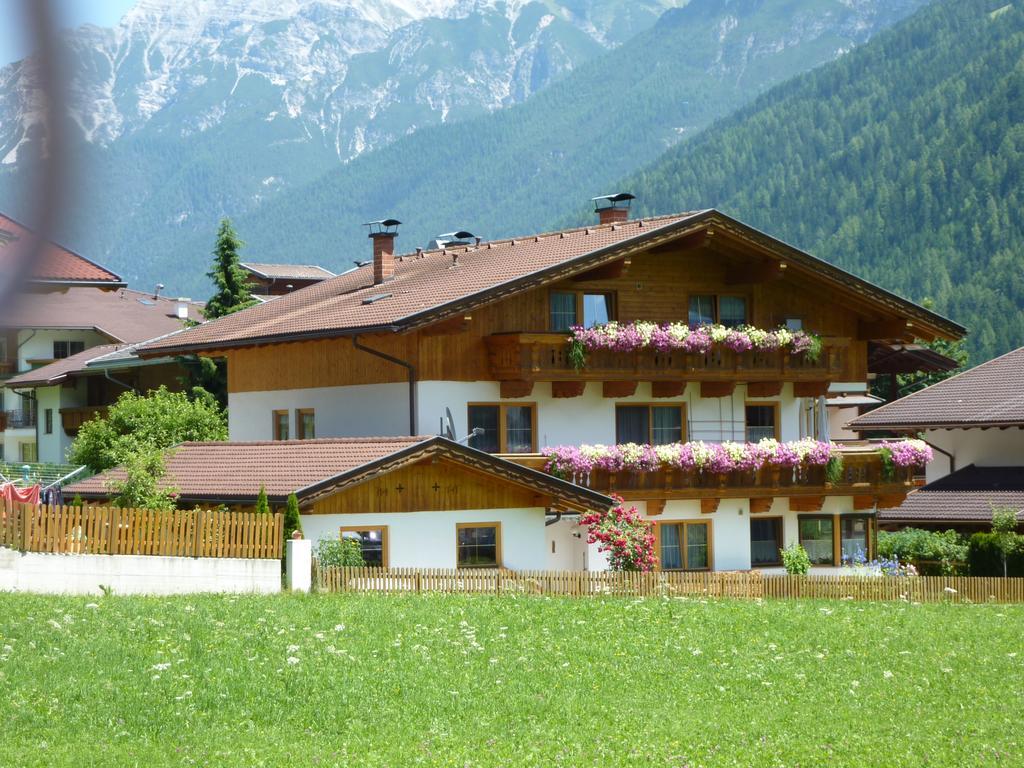 Appartamento Haus Stern Neustift im Stubaital Esterno foto